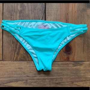 SOLD - Women’s VS Bathing-suite Bikini Bottom